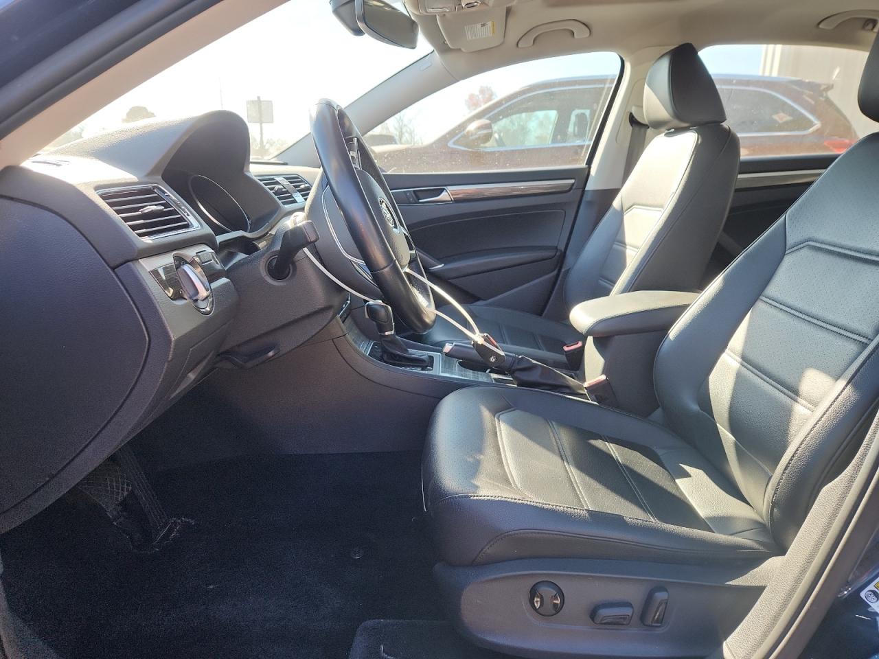 2018 Volkswagen Passat Se VIN: 1VWBA7A3XJC020213 Lot: 92901725