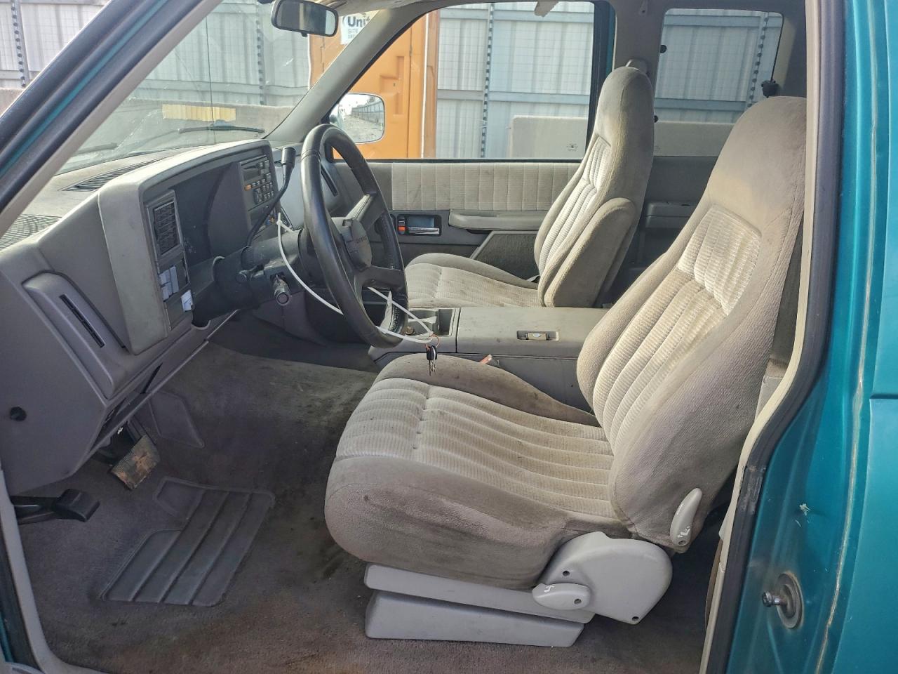 1994 Chevrolet Gmt-400 C1500 VIN: 2GCEC19K9R1267677 Lot: 94099915