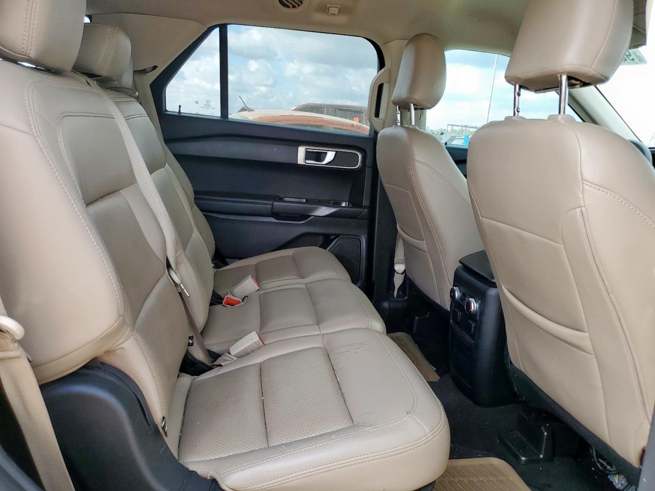 2021 Ford Explorer VIN: 1FMSK7BH1MGA23648 Lot: 93112995