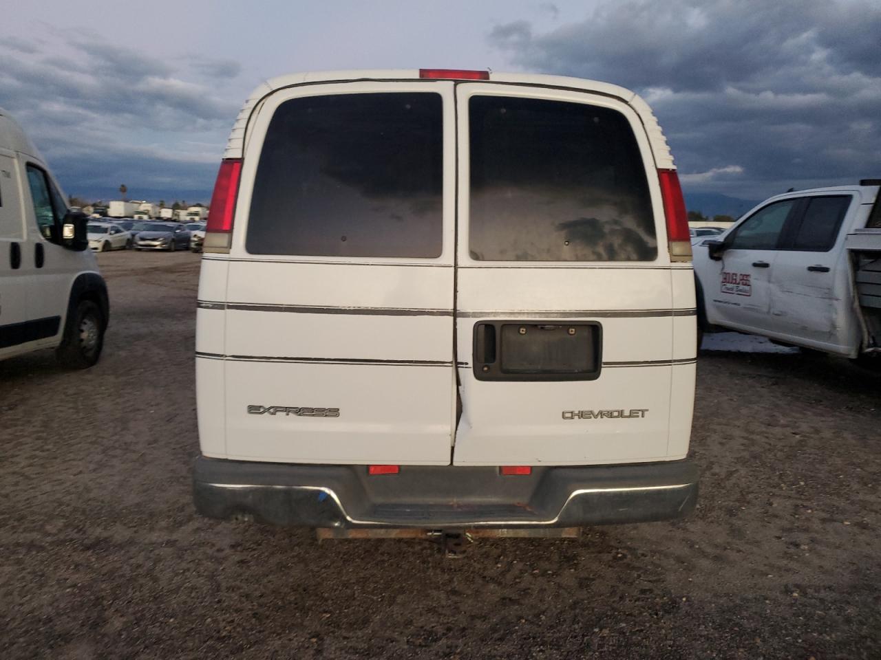 2000 Chevrolet Express G1500 VIN: 1GBFG15R8Y1193852 Lot: 91889835