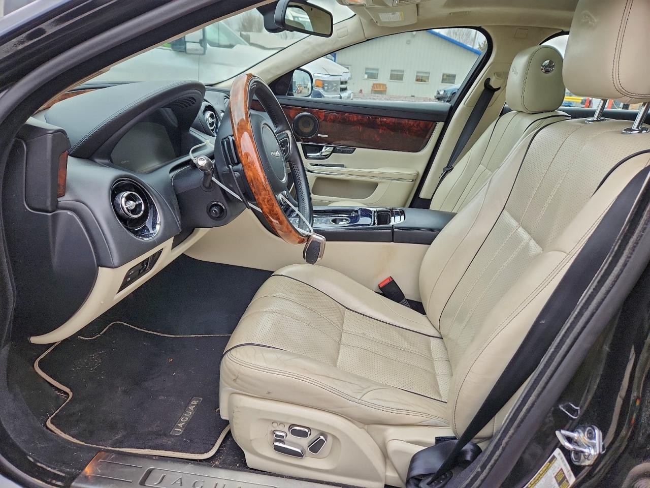 2012 Jaguar Xj Supercharged VIN: SAJWA1GEXCMV37116 Lot: 94059565