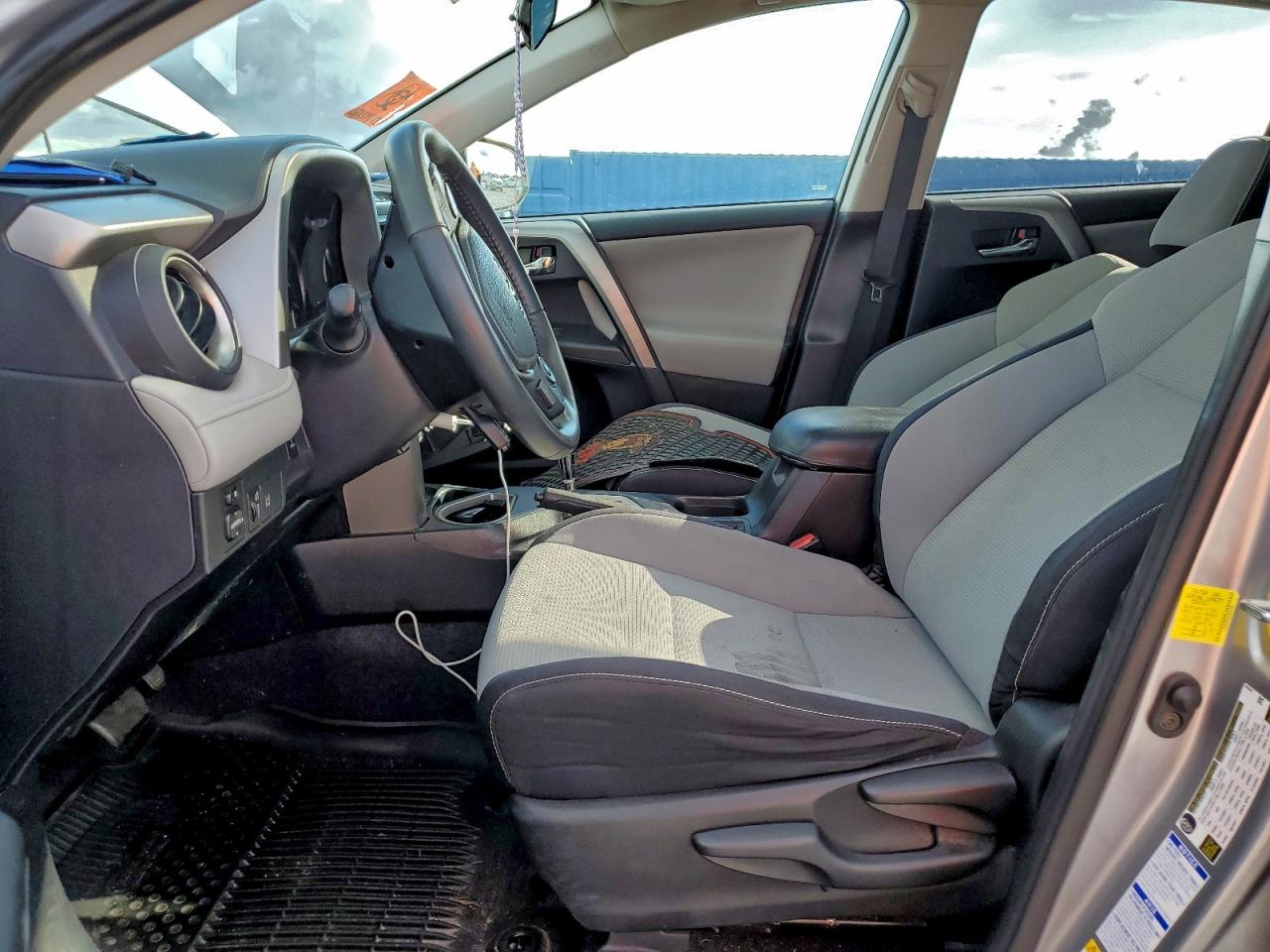 2017 Toyota Rav4 Xle VIN: 2T3RFREV8HW690750 Lot: 94395555