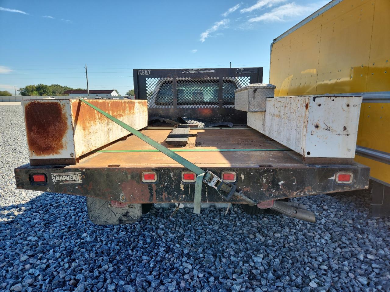 2016 Ford F350 Super Duty Flatbed Truck VIN: 1FD8W3HT2GEB20019 Lot: 89504895