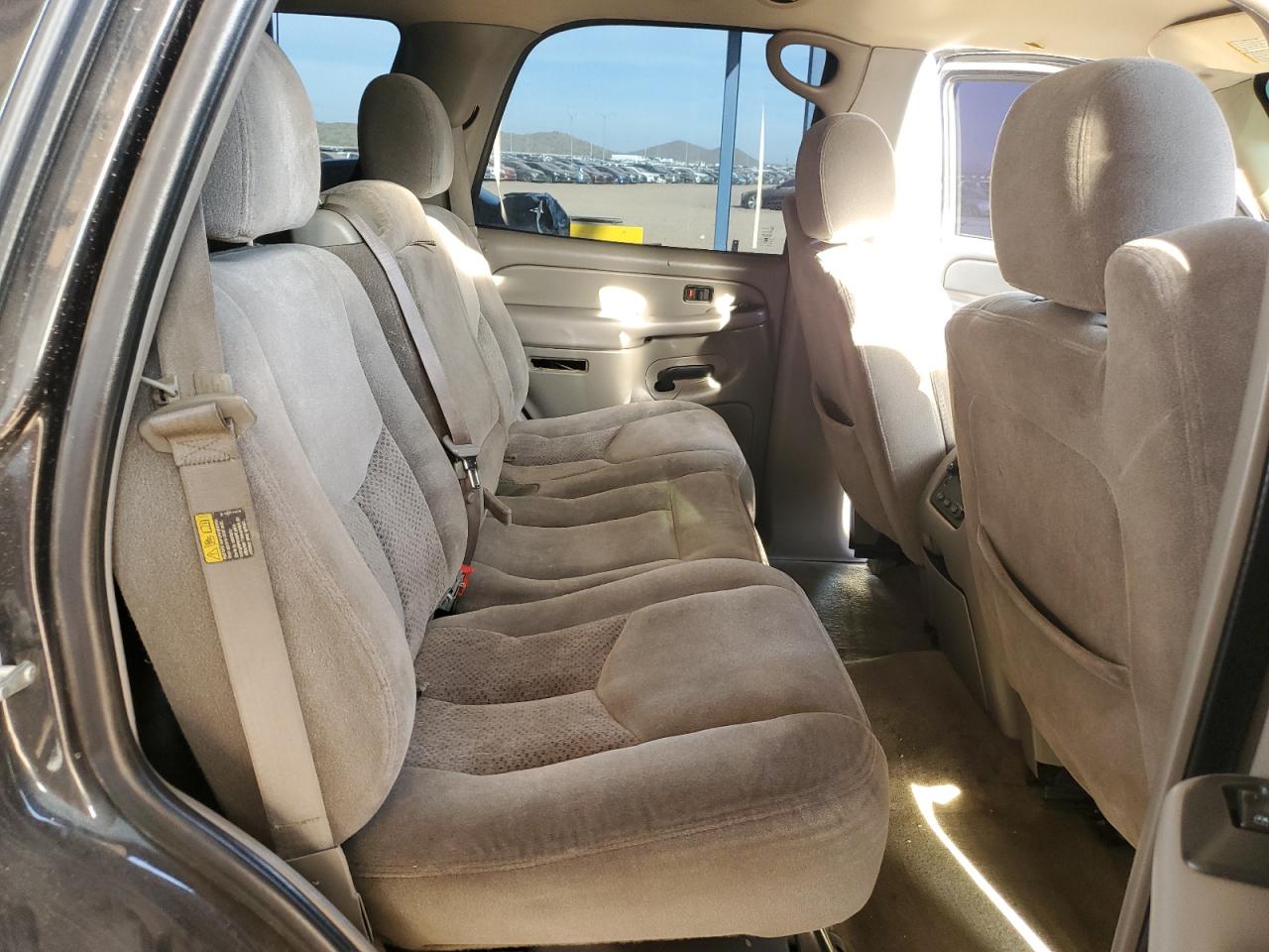 2004 Chevrolet Tahoe C1500 VIN: 1GNEC13T44R203877 Lot: 92353105