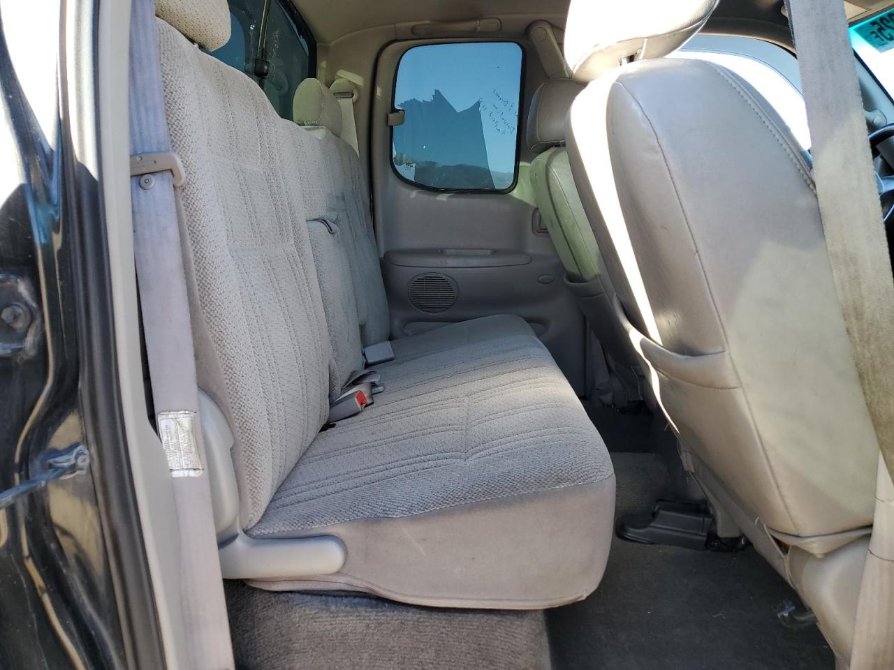 2000 Toyota Tundra Access Cab Limited VIN: 5TBBT481XYS064617 Lot: 93227025