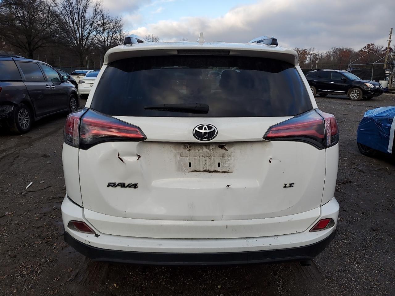 2017 Toyota Rav4 Le VIN: 2T3ZFREV2HW333693 Lot: 93397645