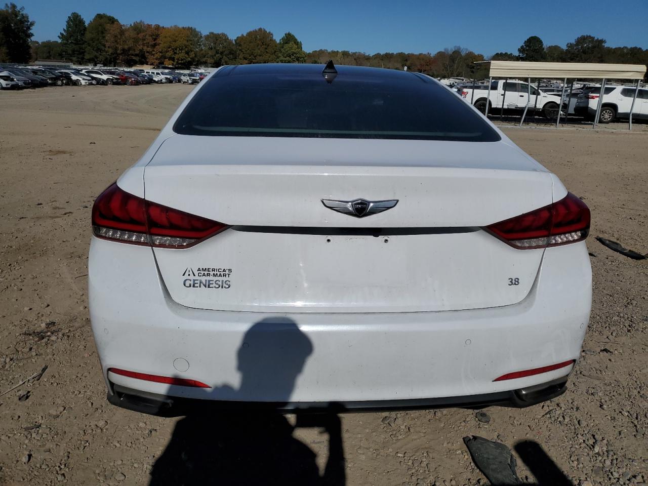2015 Hyundai Genesis 3.8L VIN: KMHGN4JE3FU064841 Lot: 92710145