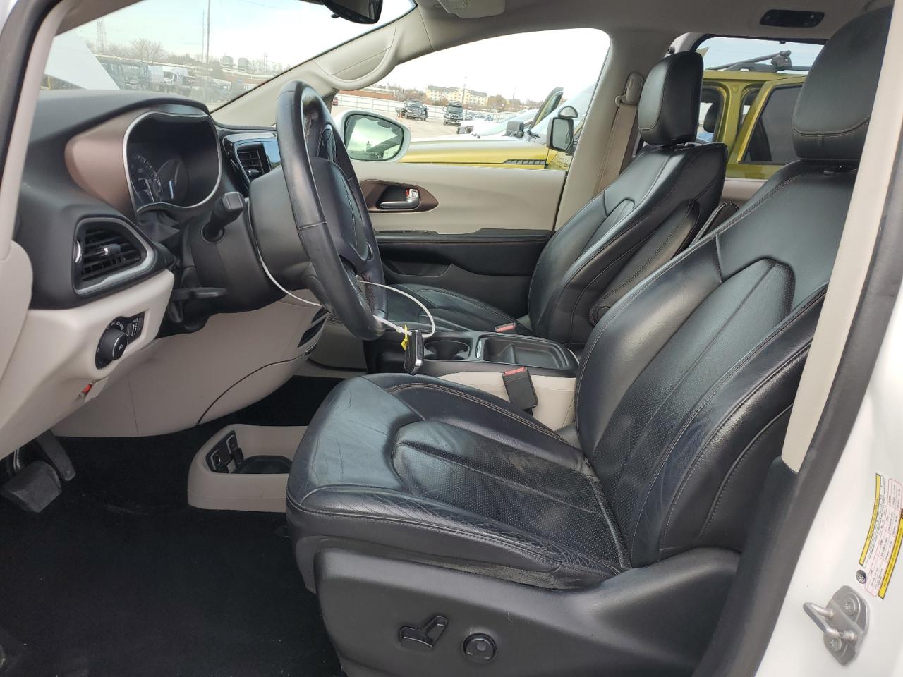 2018 Chrysler Pacifica Touring L VIN: 2C4RC1BG2JR193189 Lot: 92717995