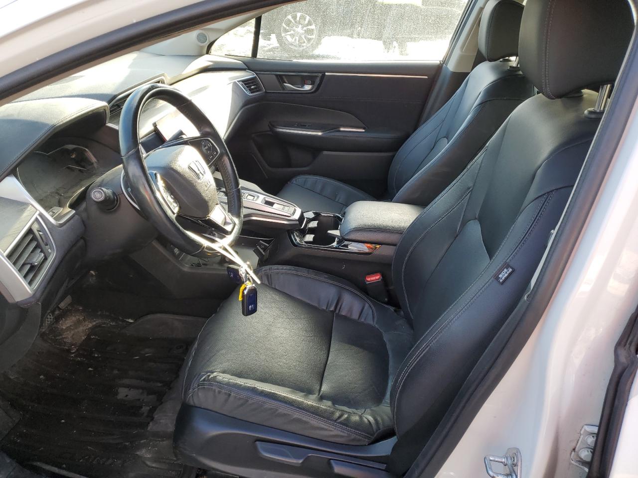 2018 Honda Clarity Touring VIN: JHMZC5F3XJC800669 Lot: 93121935