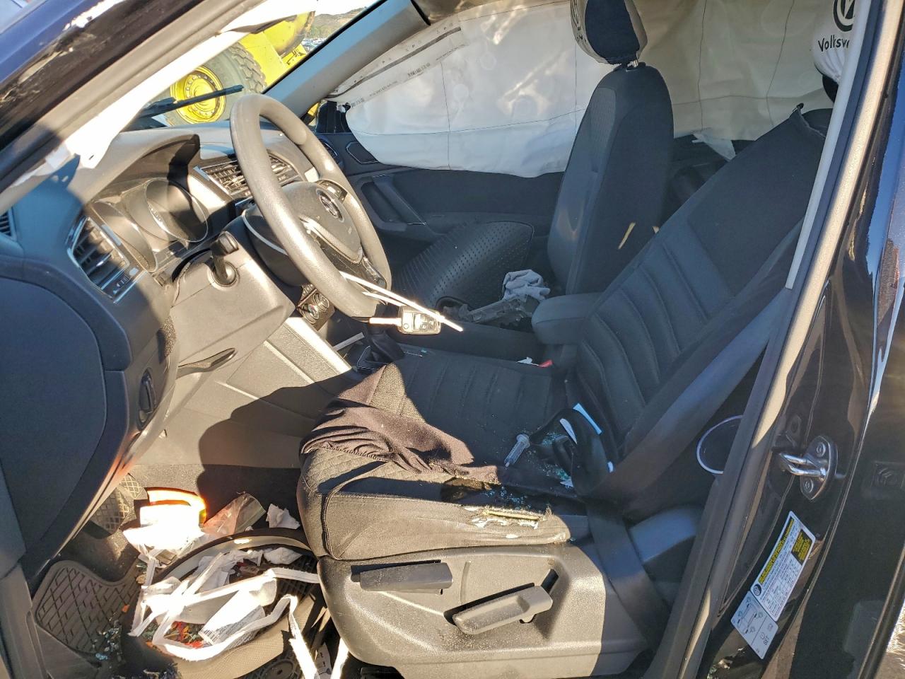 2018 Volkswagen Tiguan S VIN: 3VV1B7AX5JM037399 Lot: 93493145