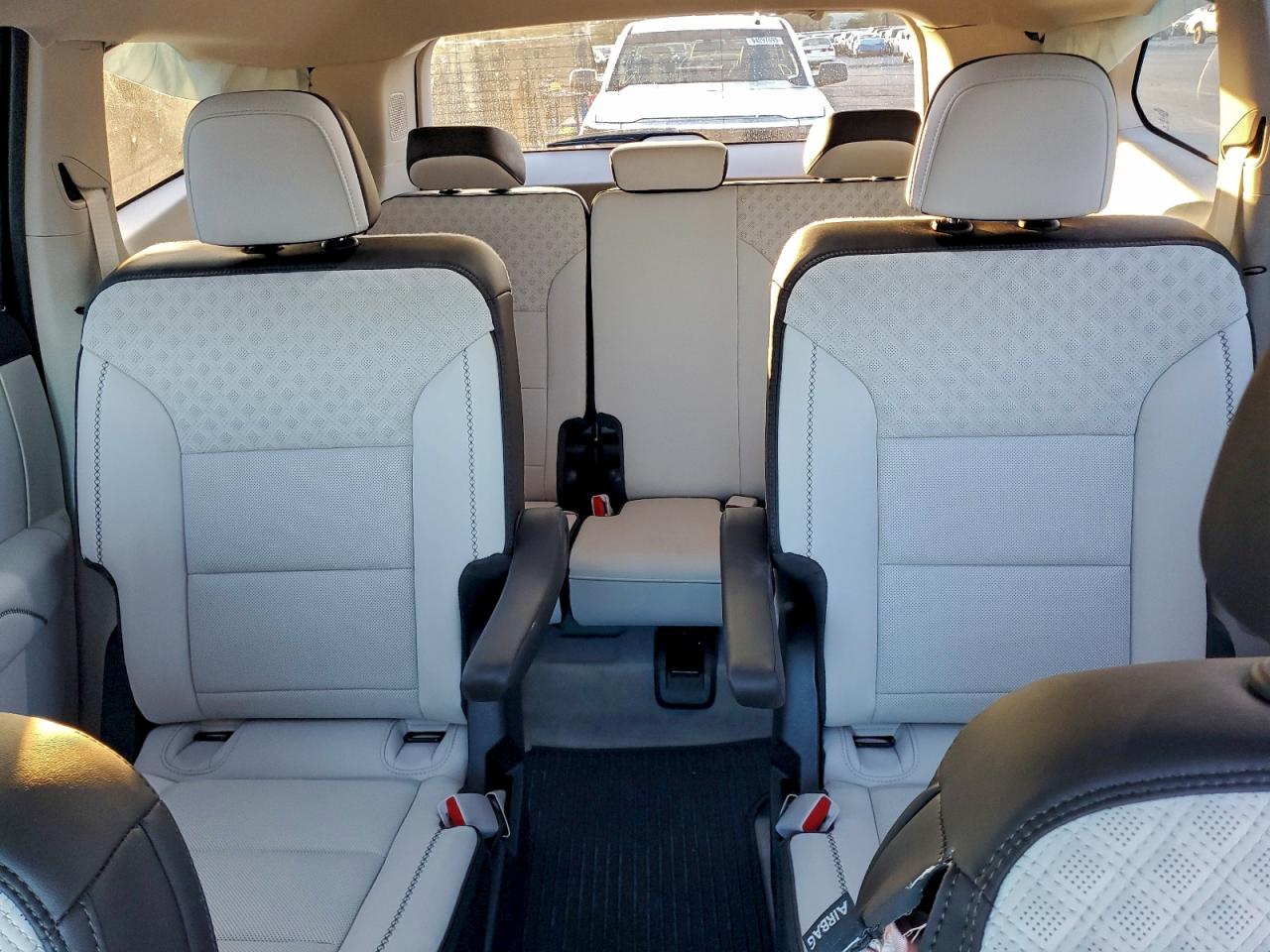 2024 GMC Acadia Denali VIN: 1GKENLKS8RJ248015 Lot: 94151015