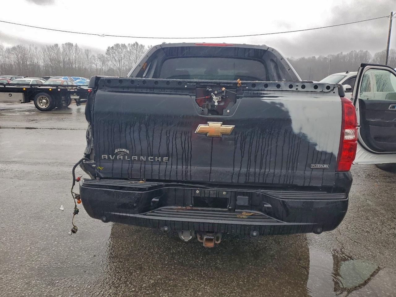 2008 Chevrolet Avalanche C1500 VIN: 3GNEC12038G121779 Lot: 94522005