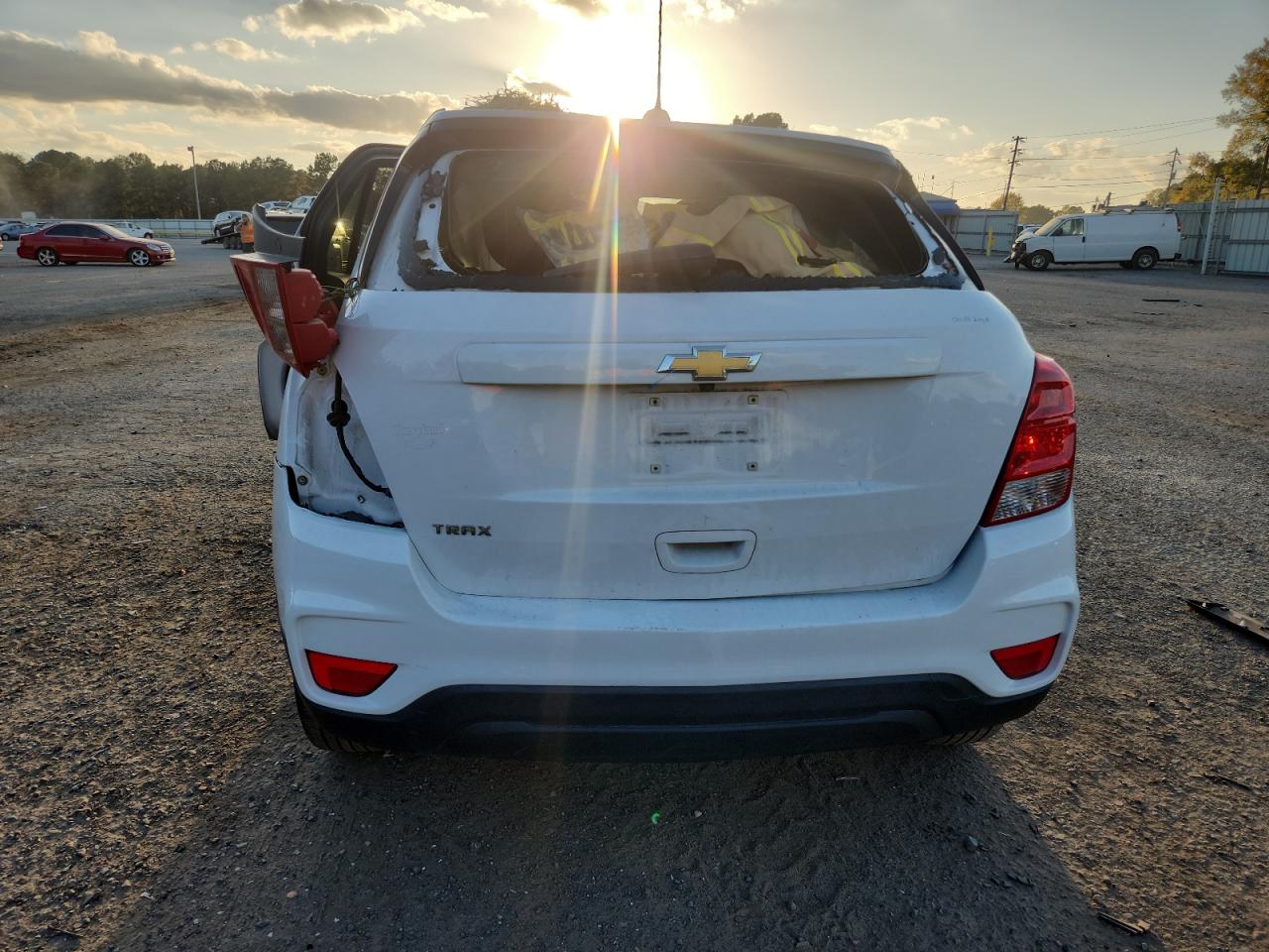 2022 Chevrolet Trax Ls VIN: KL7CJKSM4NB527683 Lot: 92612055