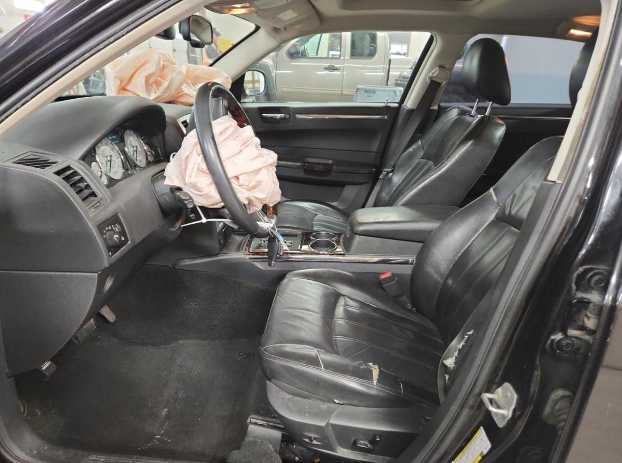 2009 Chrysler 300C VIN: 2C3KA63T39H582400 Lot: 92085955