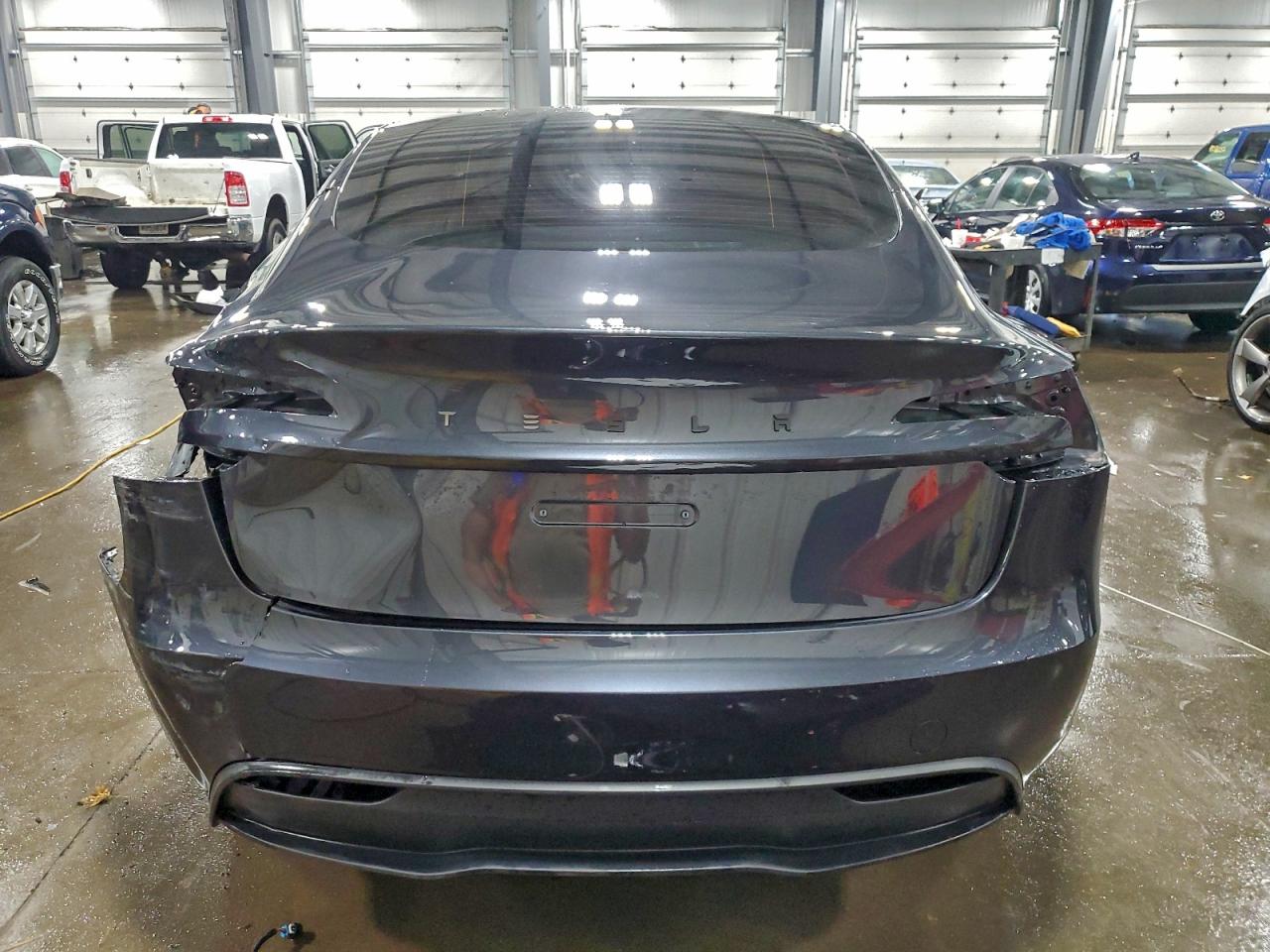 2025 Tesla Model 3 VIN: 5YJ3E1EA0SF007105 Lot: 94117175
