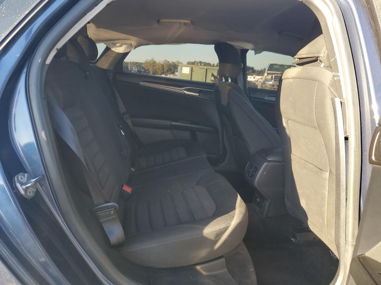 2018 Ford Fusion Se VIN: 3FA6P0H7XJR155945 Lot: 92663785