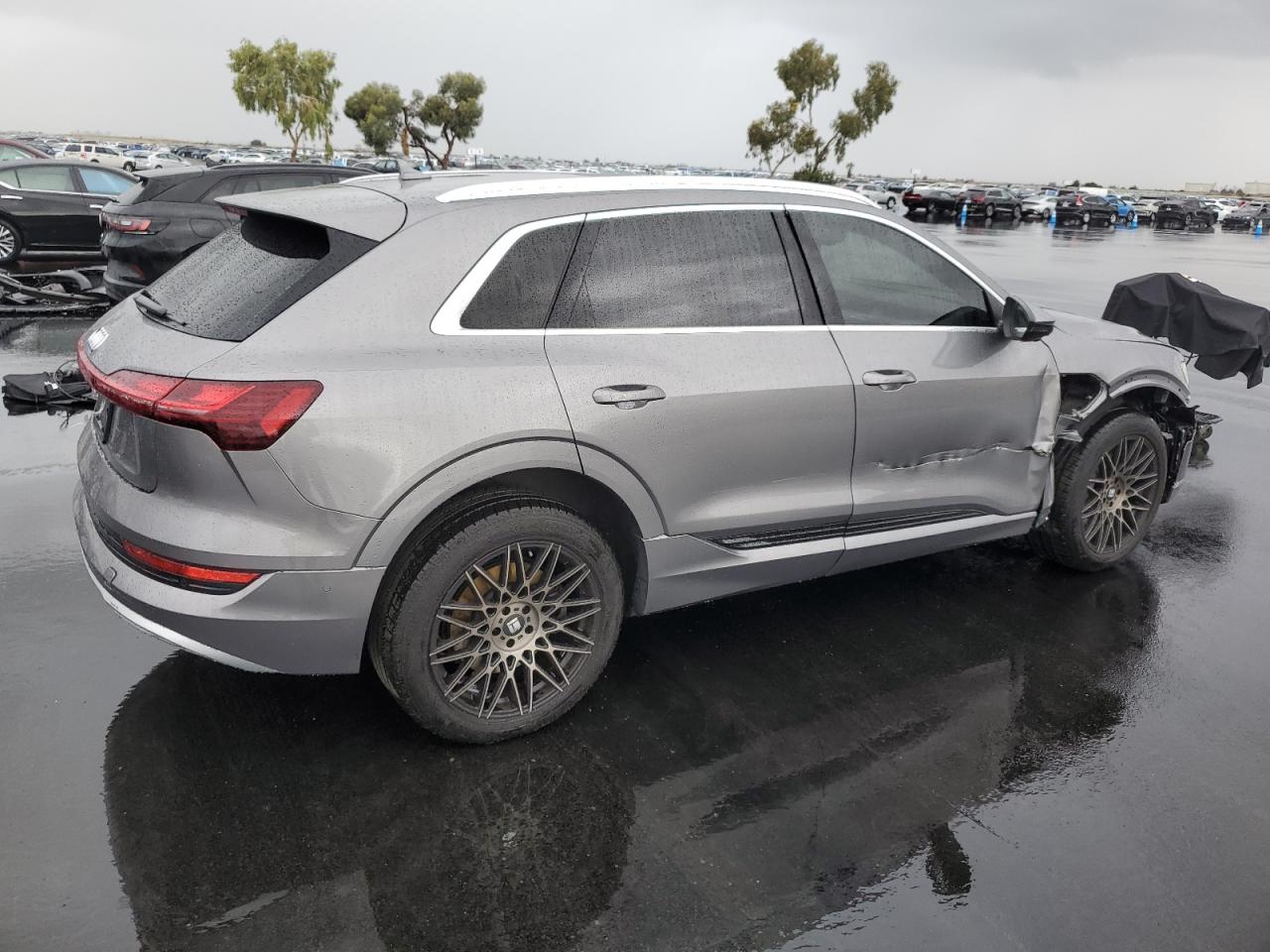2019 Audi E-Tron Premium Plus VIN: WA1LAAGE4KB011280 Lot: 91477305