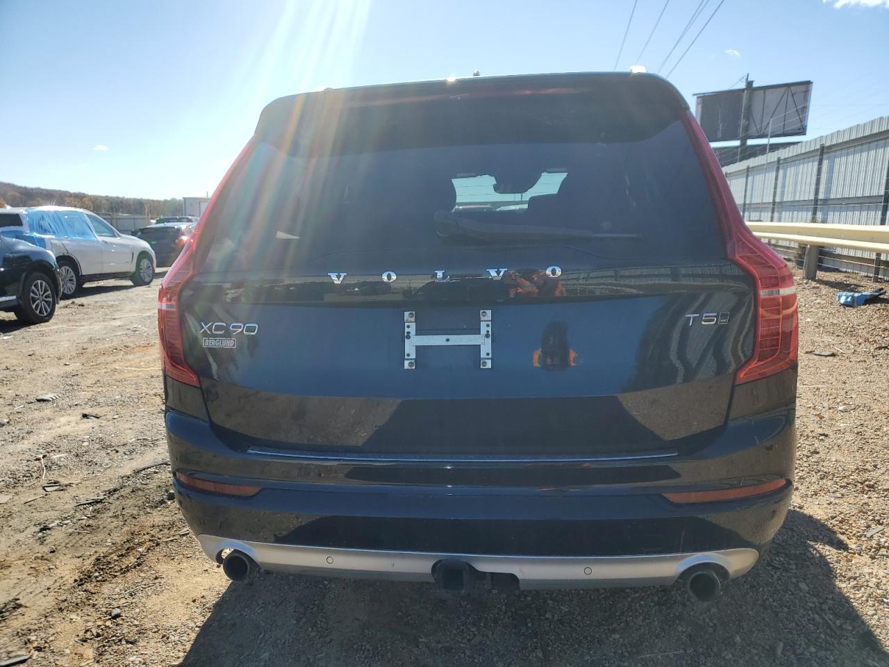 2018 Volvo Xc90 T5 VIN: YV4102PK1J1351872 Lot: 90103635