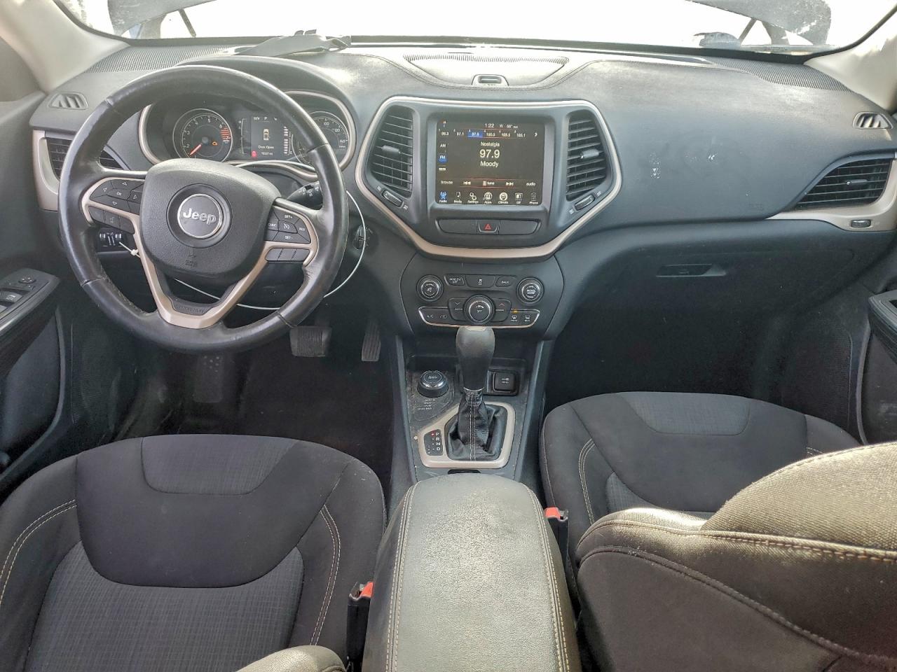 2016 Jeep Cherokee Latitude VIN: 1C4PJMCB8GW182022 Lot: 92857765