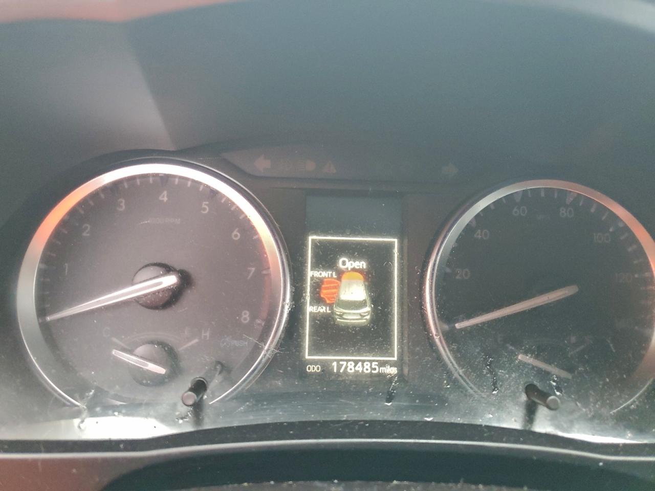 2016 Toyota Highlander Xle VIN: 5TDJKRFH4GS263647 Lot: 93839585