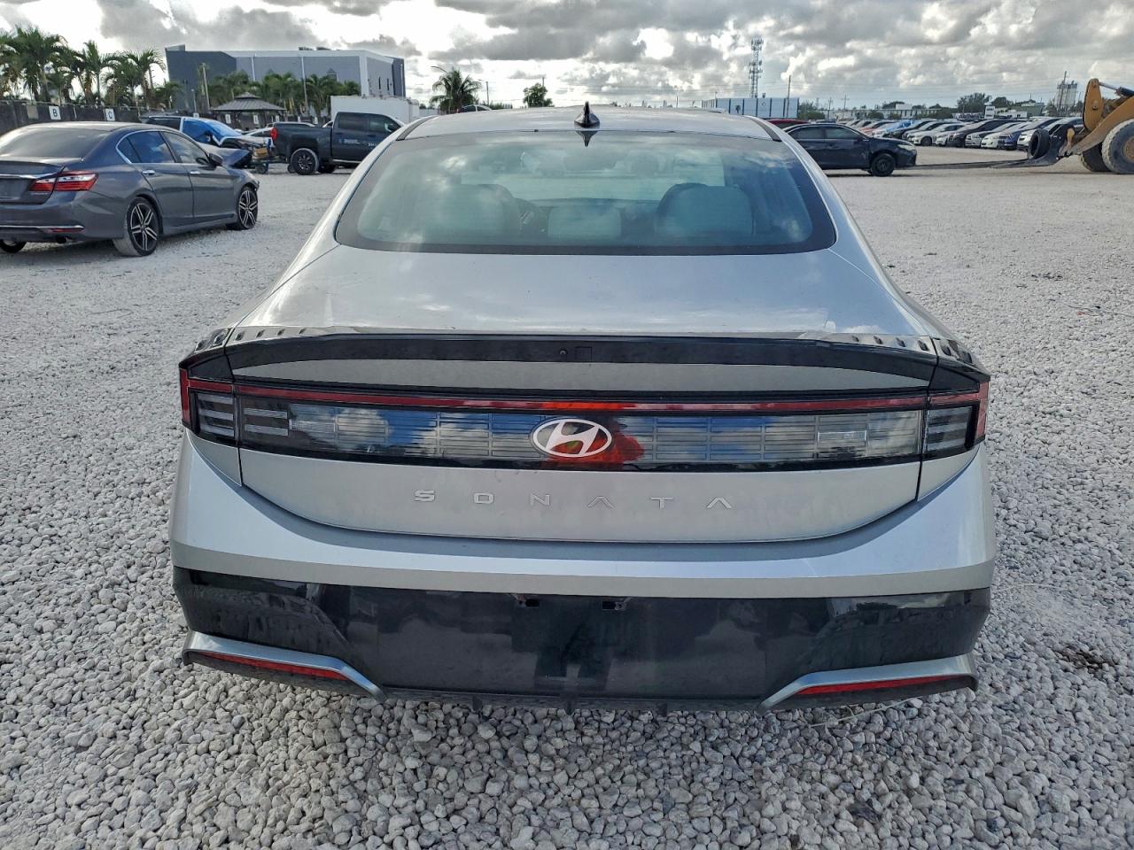 2025 Hyundai Sonata Sel VIN: KMHL64JA3SA464712 Lot: 94700035