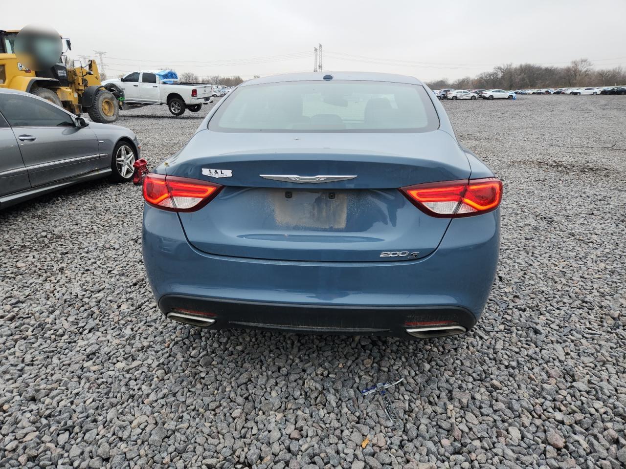 2015 Chrysler 200 S VIN: 1C3CCCBG2FN592310 Lot: 92612265