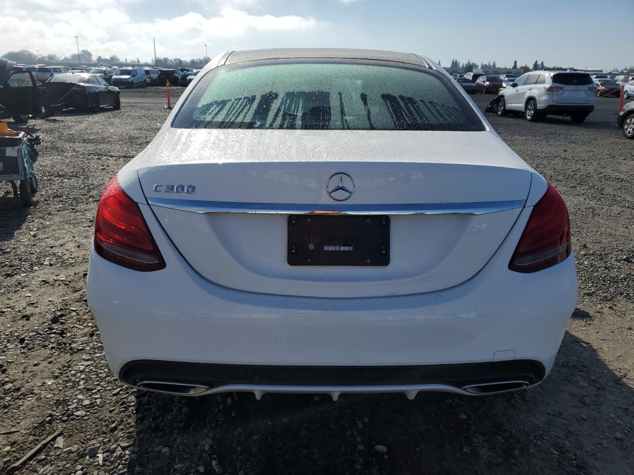 2015 Mercedes-Benz C 300 VIN: 55SWF4JB6FU061975 Lot: 91854805