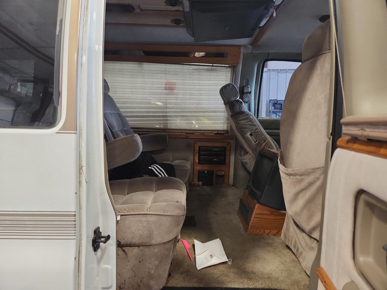 1999 Chevrolet Express G1500 VIN: 1GBFG15R7X1007412 Lot: 91894415