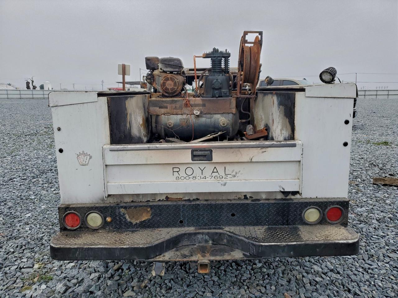 2007 Chevrolet Silverado Utility / Service Truck VIN: 1GBHC23K37F561355 Lot: 94066985