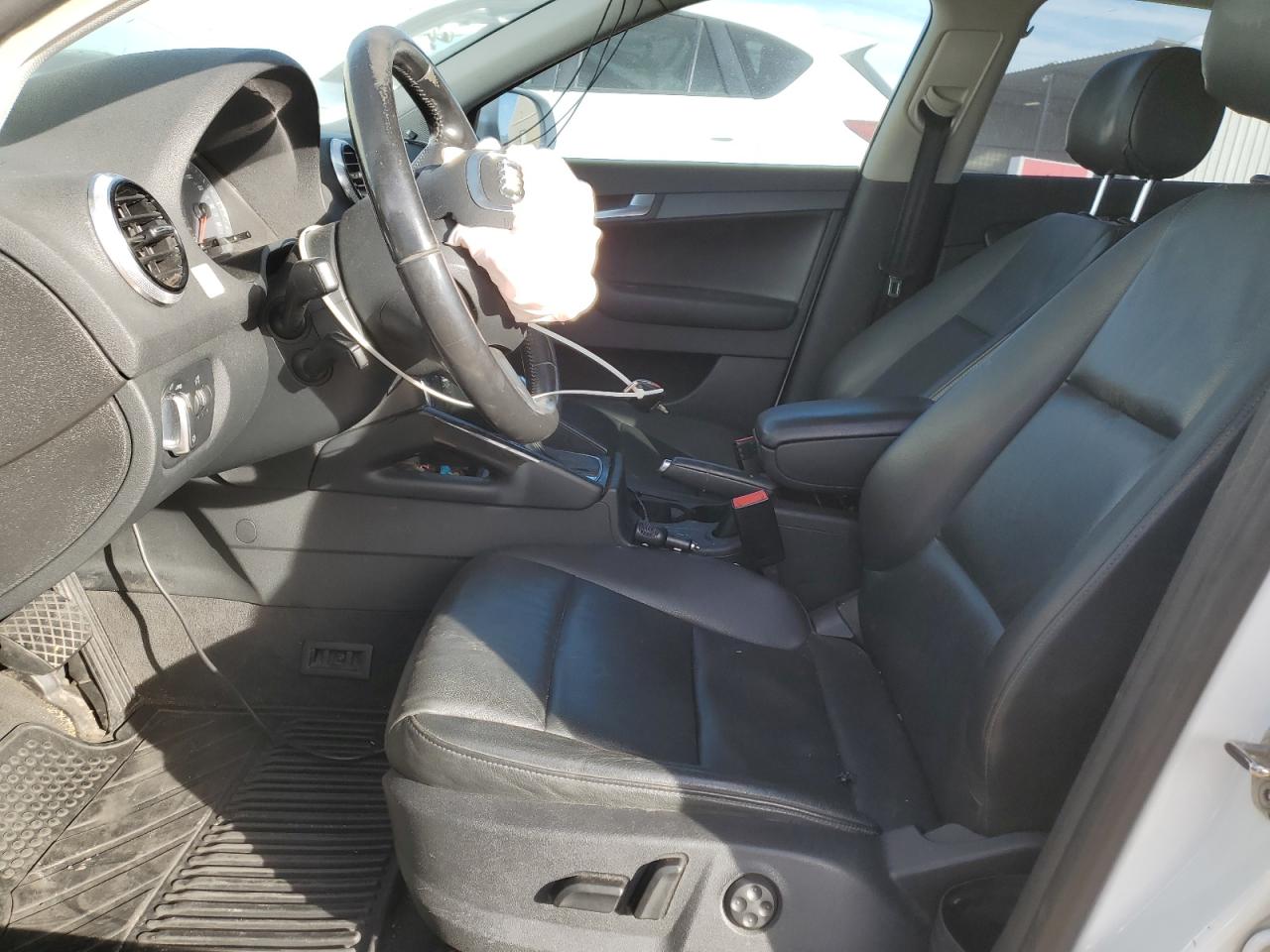 2011 Audi A3 Premium VIN: WAUBJBFM2BA043521 Lot: 85428085