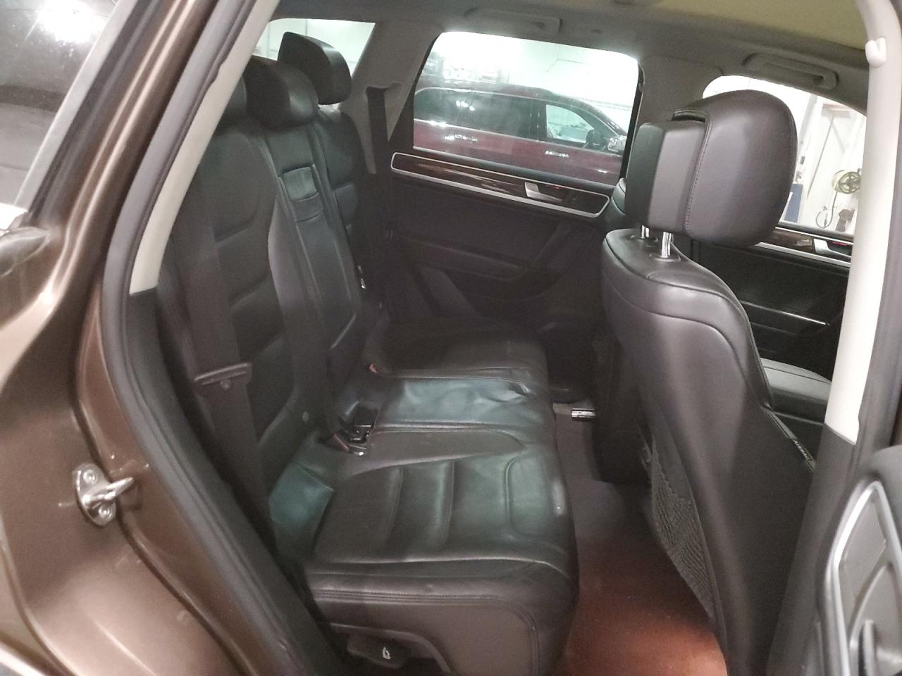 2011 Volkswagen Touareg V6 Tdi VIN: WVGFK9BP0BD002048 Lot: 93319085