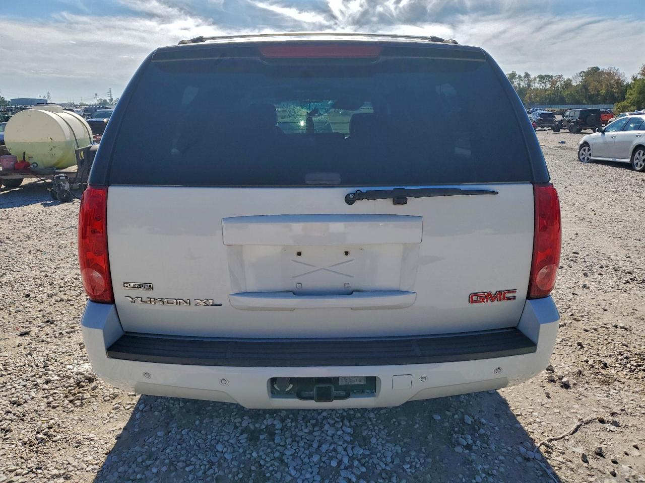 2007 GMC Yukon Xl C1500 VIN: 1GKFC16097J276829 Lot: 94635335