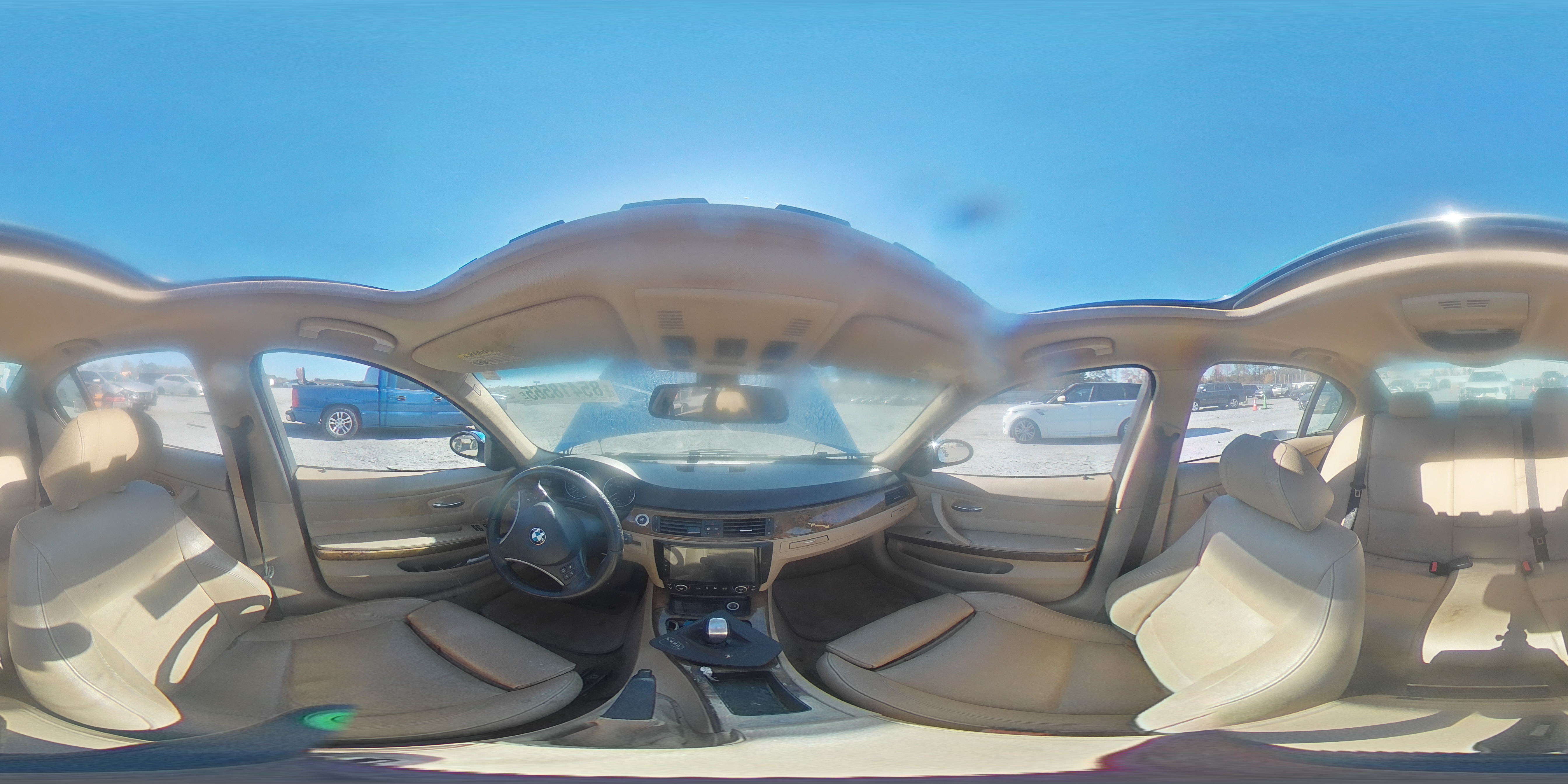 Фото: WBAVA33527PV64260