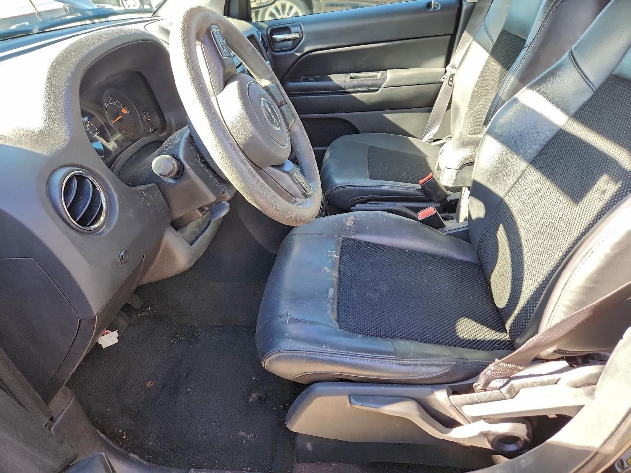 2014 Jeep Compass Sport VIN: 1C4NJCBAXED666633 Lot: 94362135