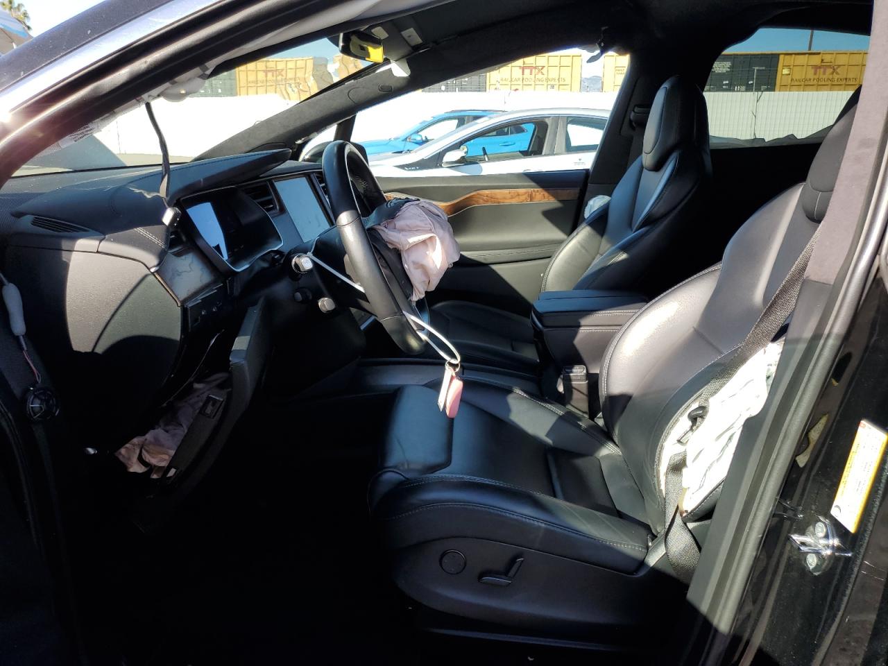 2018 Tesla Model X VIN: 5YJXCBE29JF135587 Lot: 92304075