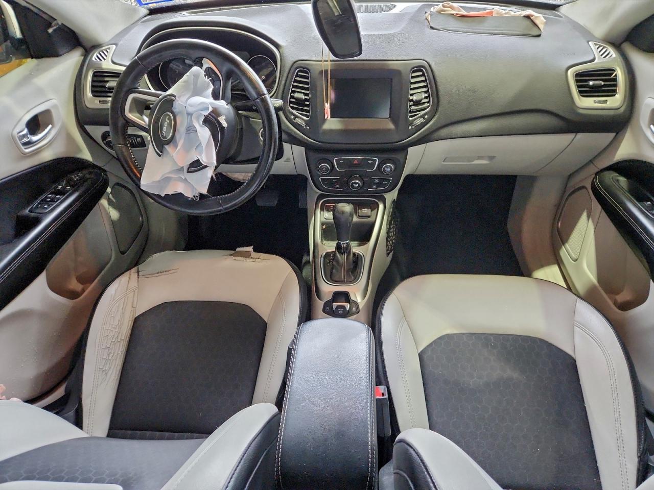 2019 Jeep Compass Latitude VIN: 3C4NJCBBXKT692907 Lot: 94174175