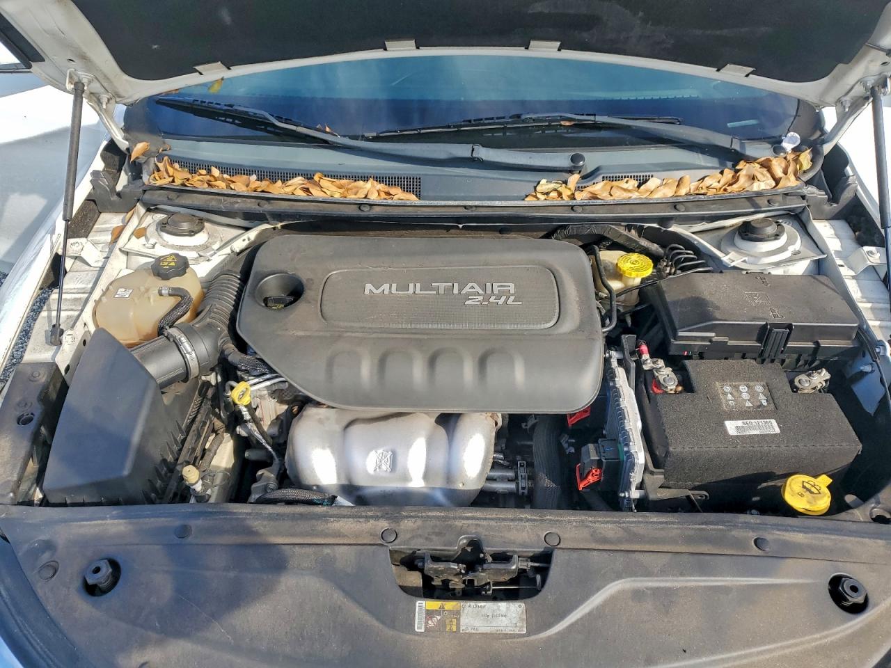 2015 Chrysler 200 Limited VIN: 1C3CCCAB9FN557270 Lot: 94108765