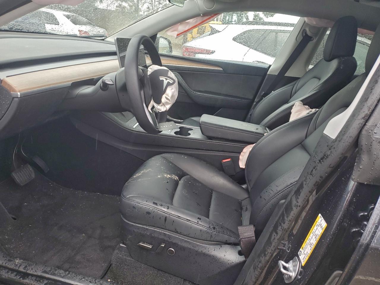 2024 Tesla Model Y VIN: 7SAYGAEE3RF063829 Lot: 93368885