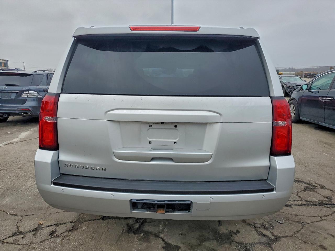 2019 Chevrolet Suburban K1500 Lt VIN: 1GNSKHKCXKR312468 Lot: 94112375