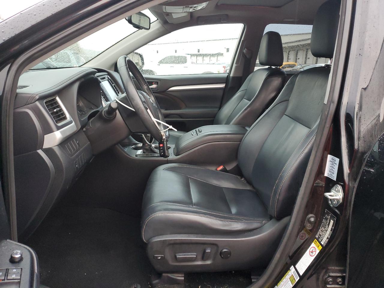 2015 Toyota Highlander Xle VIN: 5TDJKRFH4FS167497 Lot: 92821565