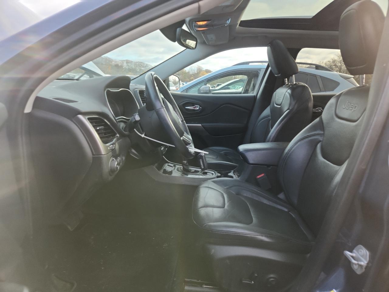 2019 Jeep Cherokee Limited VIN: 1C4PJMDN8KD379284 Lot: 92204155