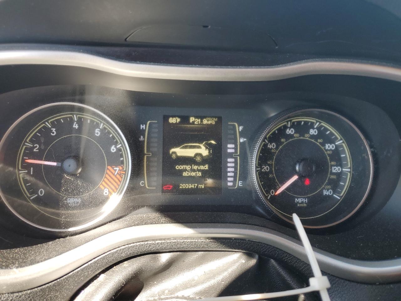 2014 Jeep Cherokee Latitude VIN: 1C4PJMCS5EW184209 Lot: 90467375