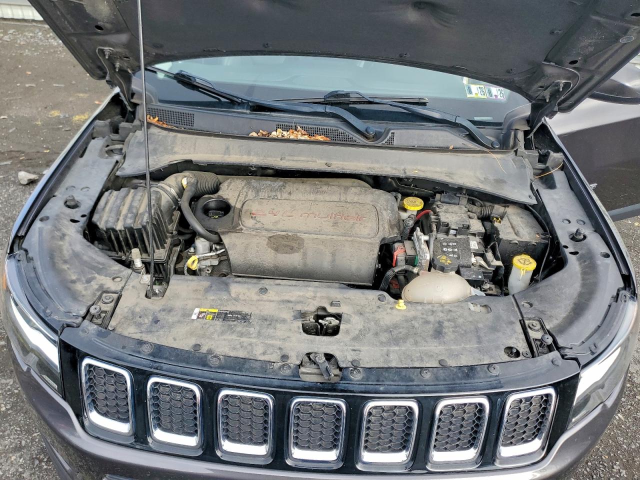 2018 Jeep Compass Latitude VIN: 3C4NJDBB0JT313952 Lot: 94037095