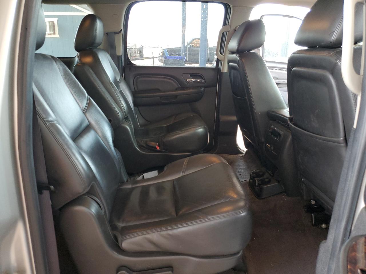 2011 GMC Yukon Xl Denali VIN: 1GKS2MEF9BR198717 Lot: 92698585