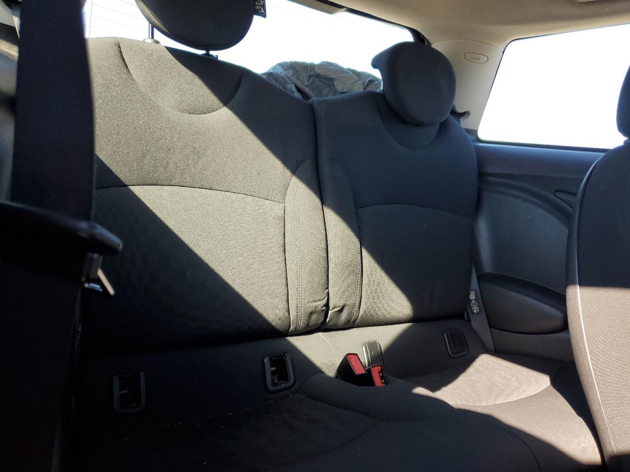 2009 Mini Cooper VIN: WMWMF33529TU71553 Lot: 92333375