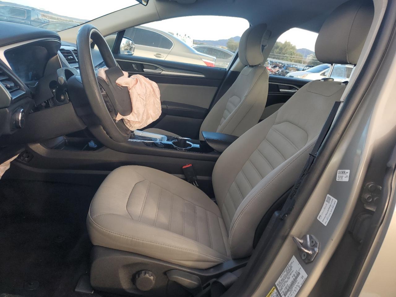 2015 Ford Fusion S VIN: 3FA6P0G76FR182844 Lot: 93355815