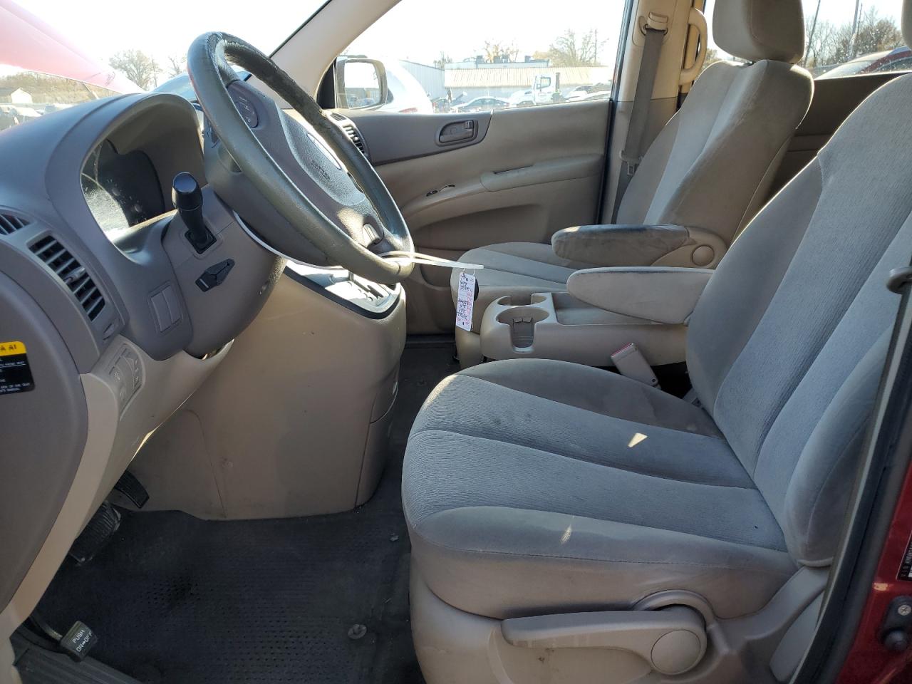 2011 Kia Sedona Lx VIN: KNDMG4C7XB6369235 Lot: 92930985