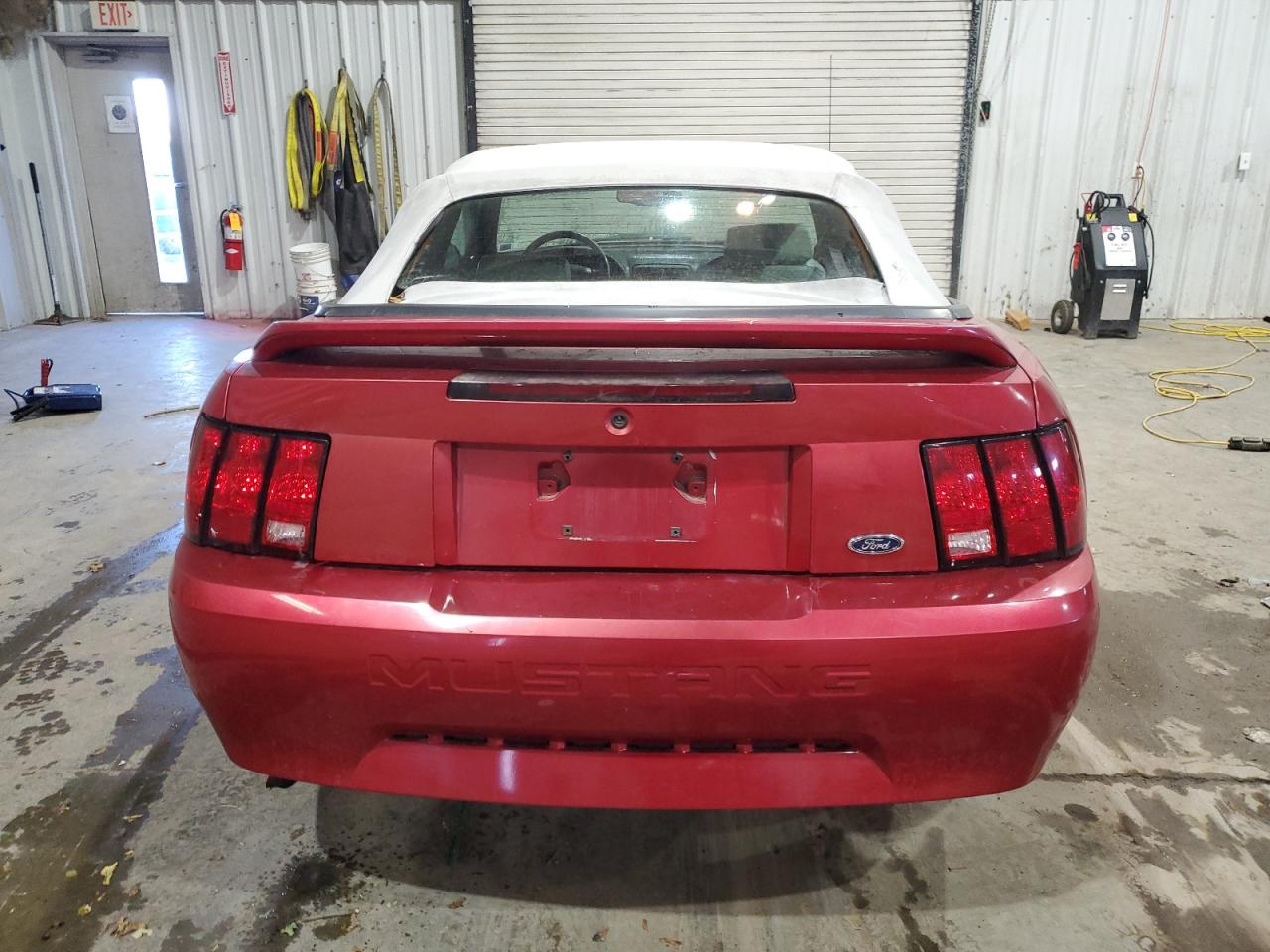 2000 Ford Mustang VIN: 1FAFP4440YF228282 Lot: 93293455