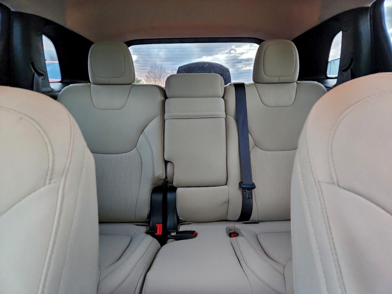 2017 Jeep Cherokee Latitude VIN: 1C4PJLCB3HW574739 Lot: 92698725