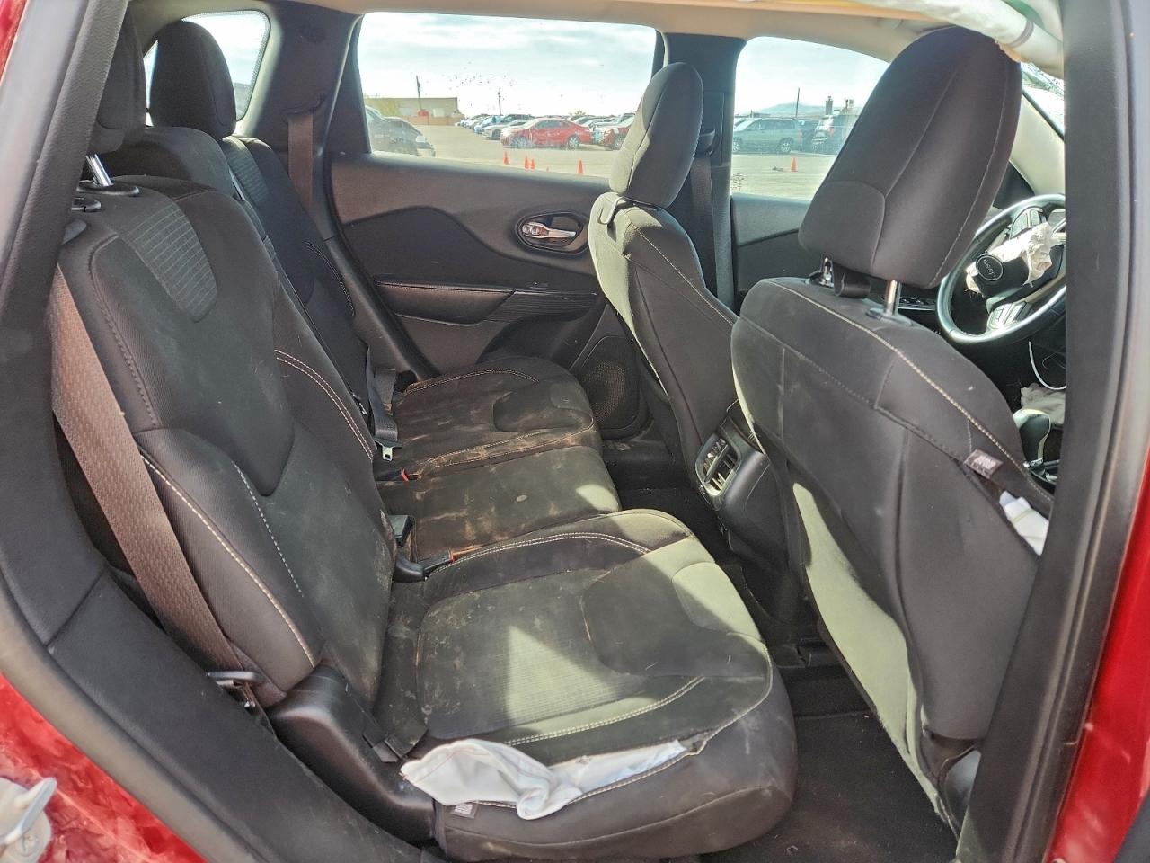 2015 Jeep Cherokee Latitude VIN: 1C4PJLCB3FW658170 Lot: 94261355